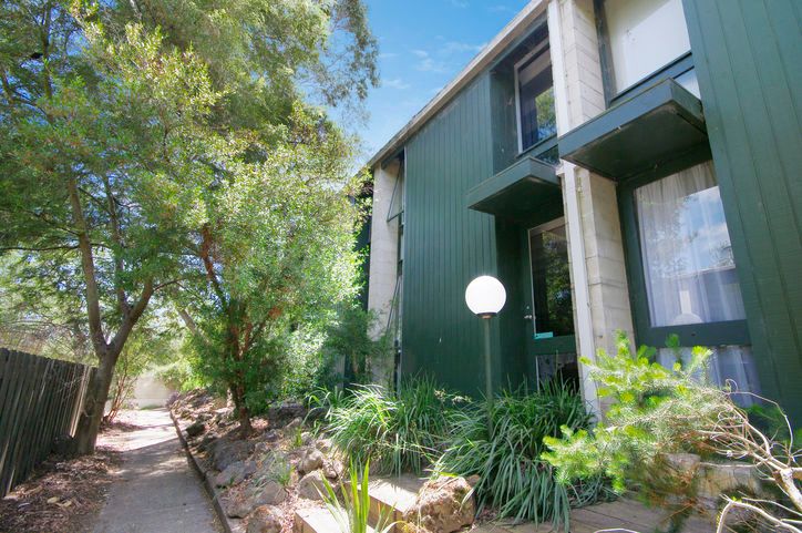 27 Montague Street, HIGHTON VIC 3216