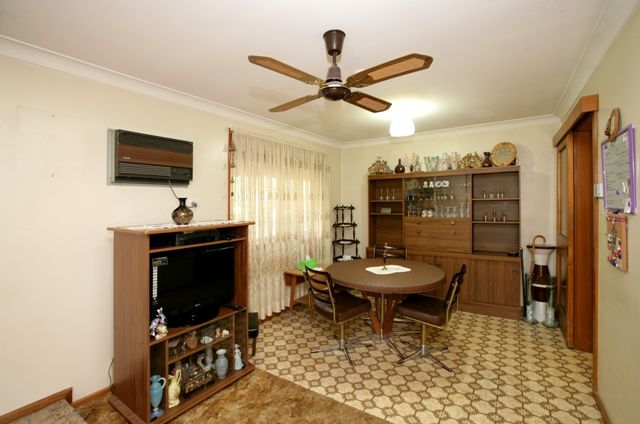 24 Jasmin Crescent, LAKE ALBERT, NSW 2650