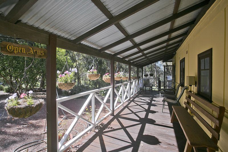 3 Schmitt Road, KALAMUNDA, WA 6076