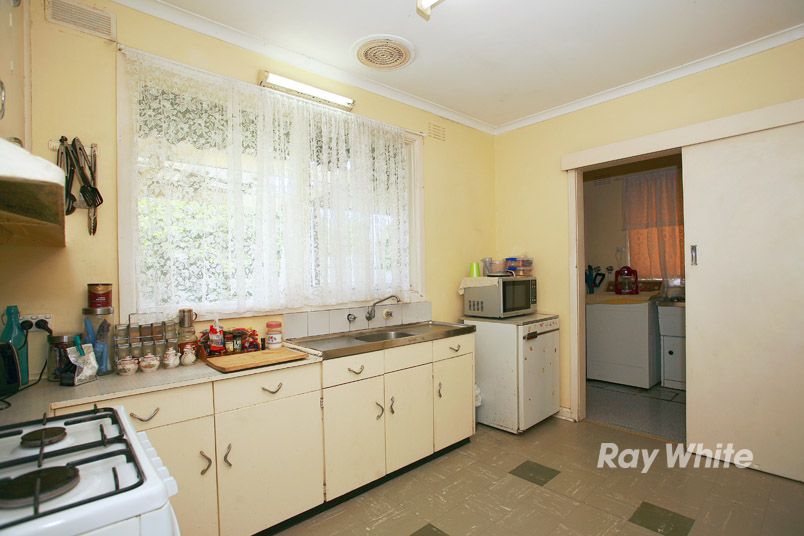 6 Sandra Avenue, NOBLE PARK, VIC 3174
