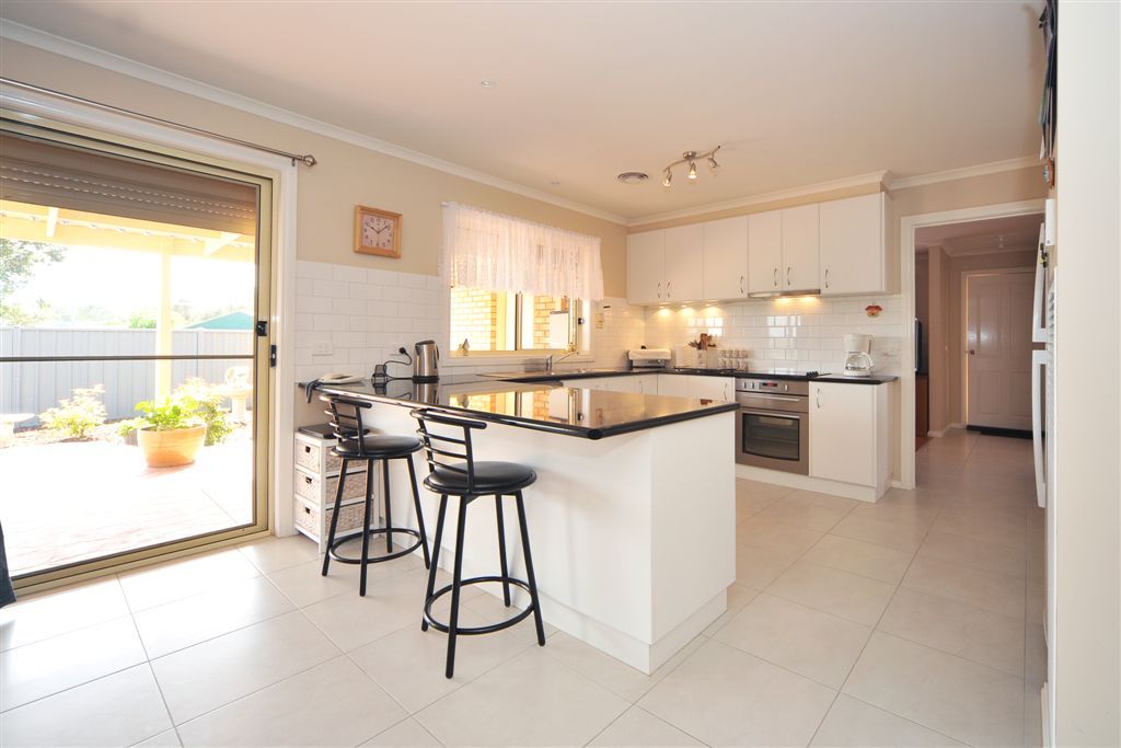 20 Marshall Crescent, HEATHCOTE, VIC 3523