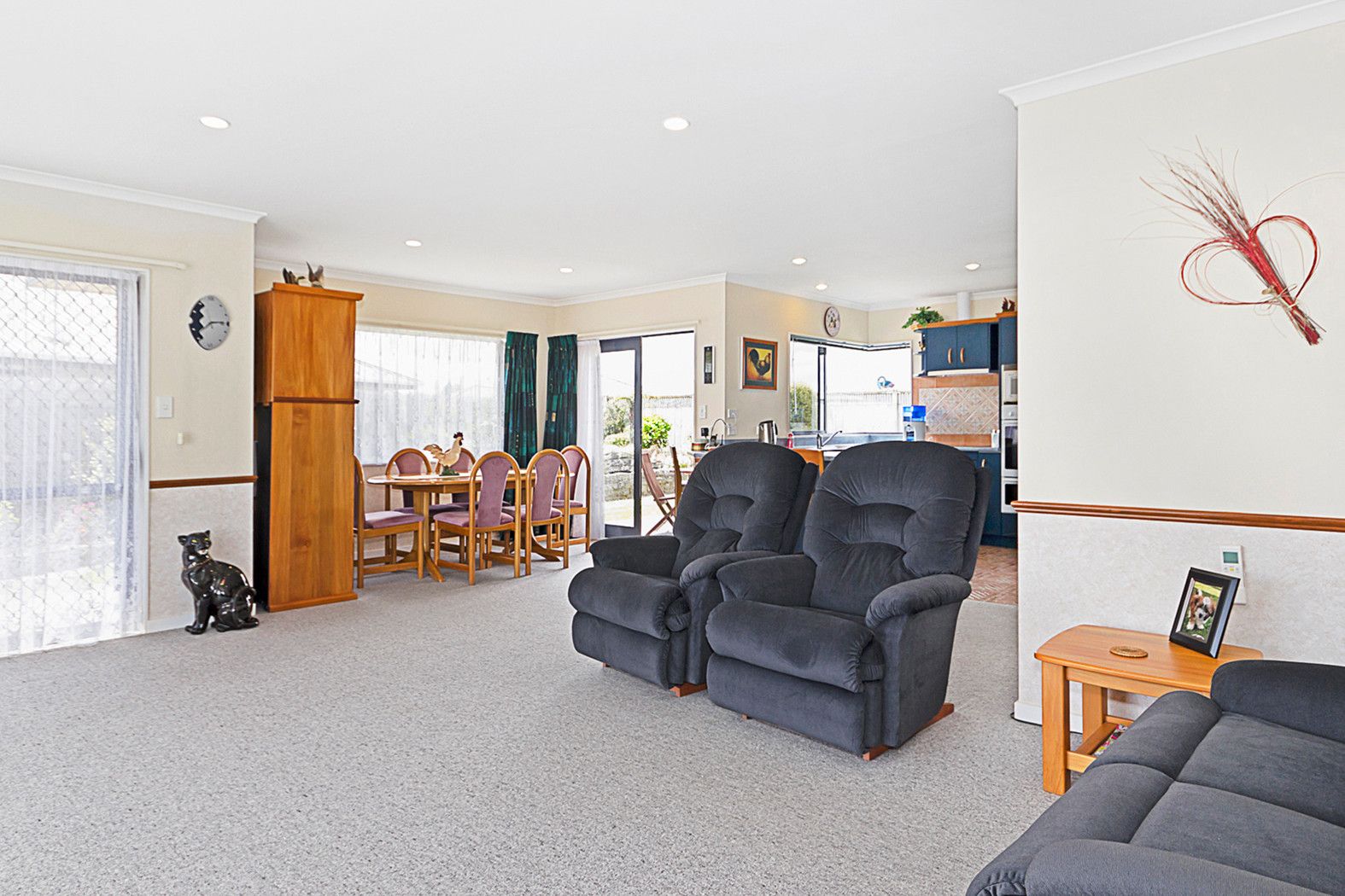 98 Rhodes Drive, KELVIN GROVE, Palmerston North City
