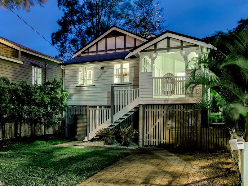 84 Riding Road, HAWTHORNE QLD 4171