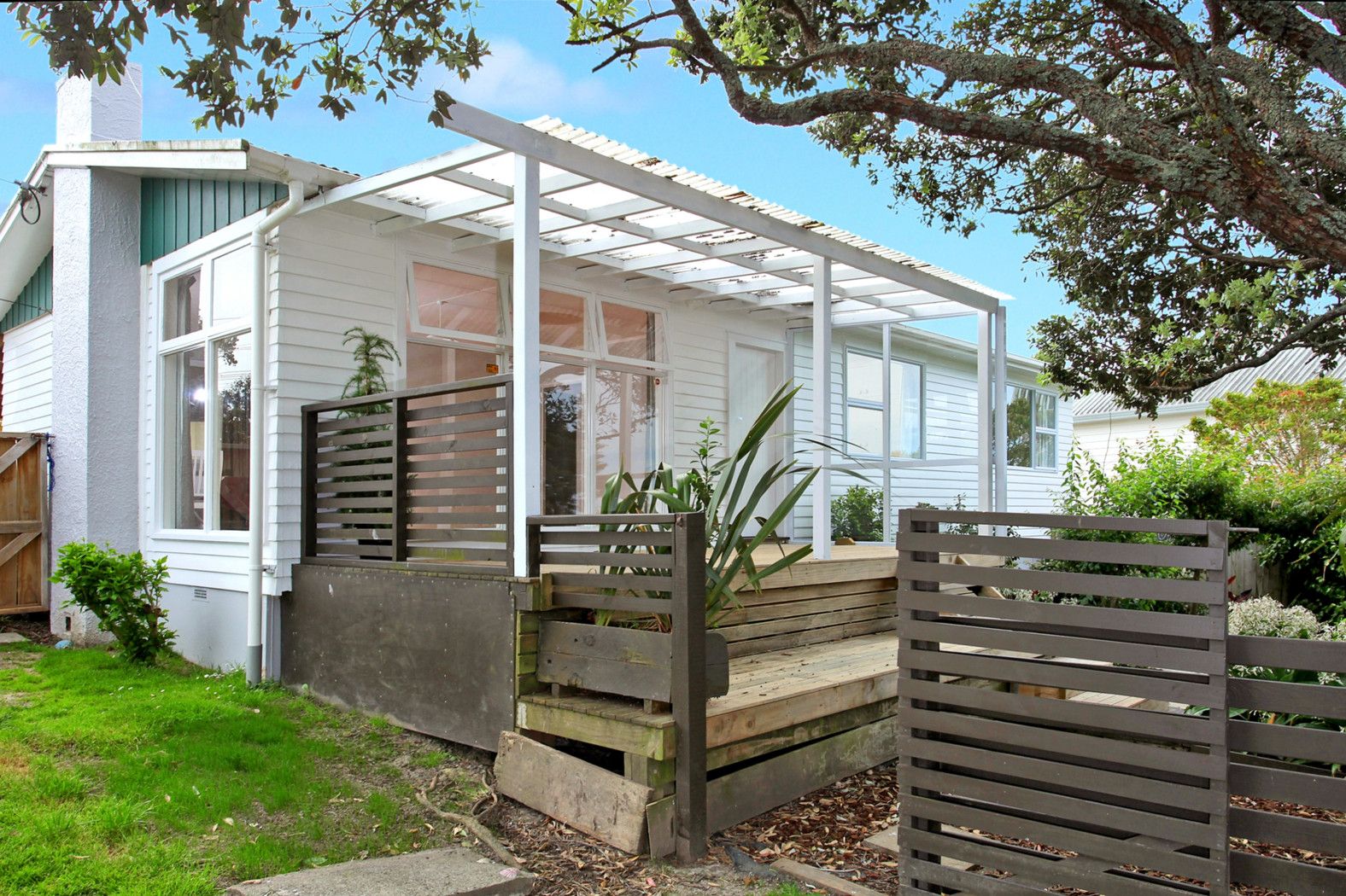 27 Raleigh Road, NORTHCOTE, North Shore City