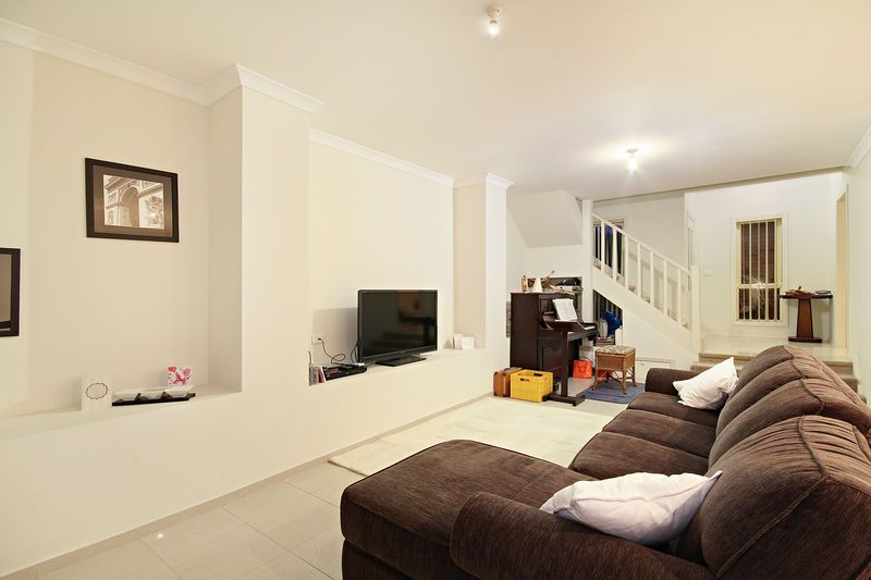 2/136 Ferntree Gully Road, OAKLEIGH EAST, VIC 3166