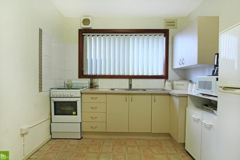 210 Gladstone Avenue, MOUNT SAINT THOMAS, NSW 2500
