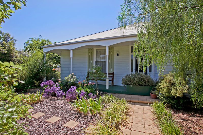 11 Francis Street, BELMONT, VIC 3216