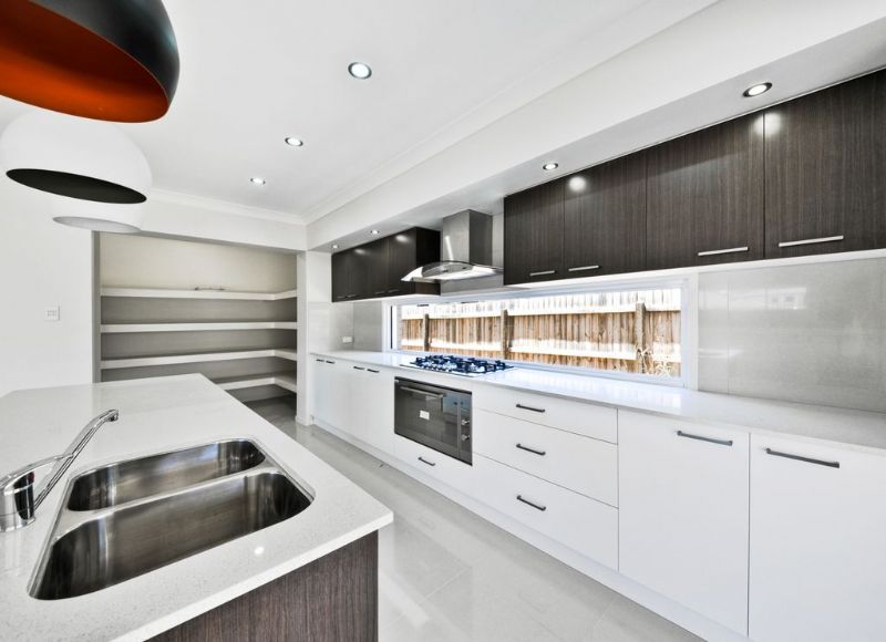 13 Mizen Place, HOLLAND PARK WEST, QLD 4121