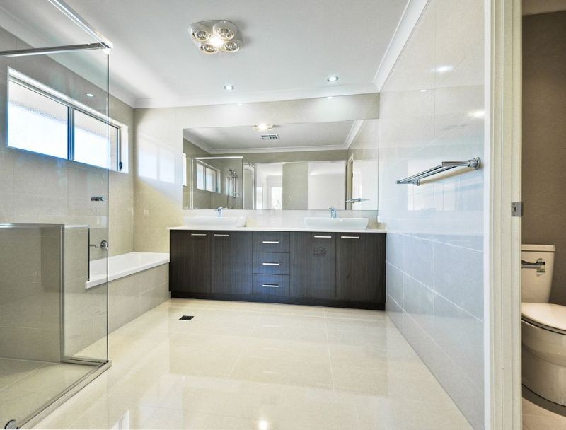 16 Mizen Place, HOLLAND PARK WEST, QLD 4121