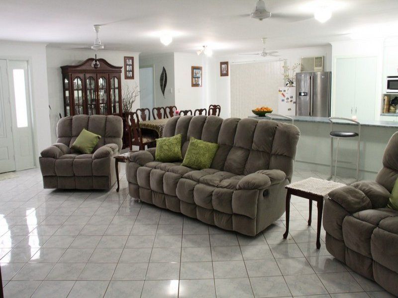 16 Selma Court, TANNUM SANDS QLD 4680