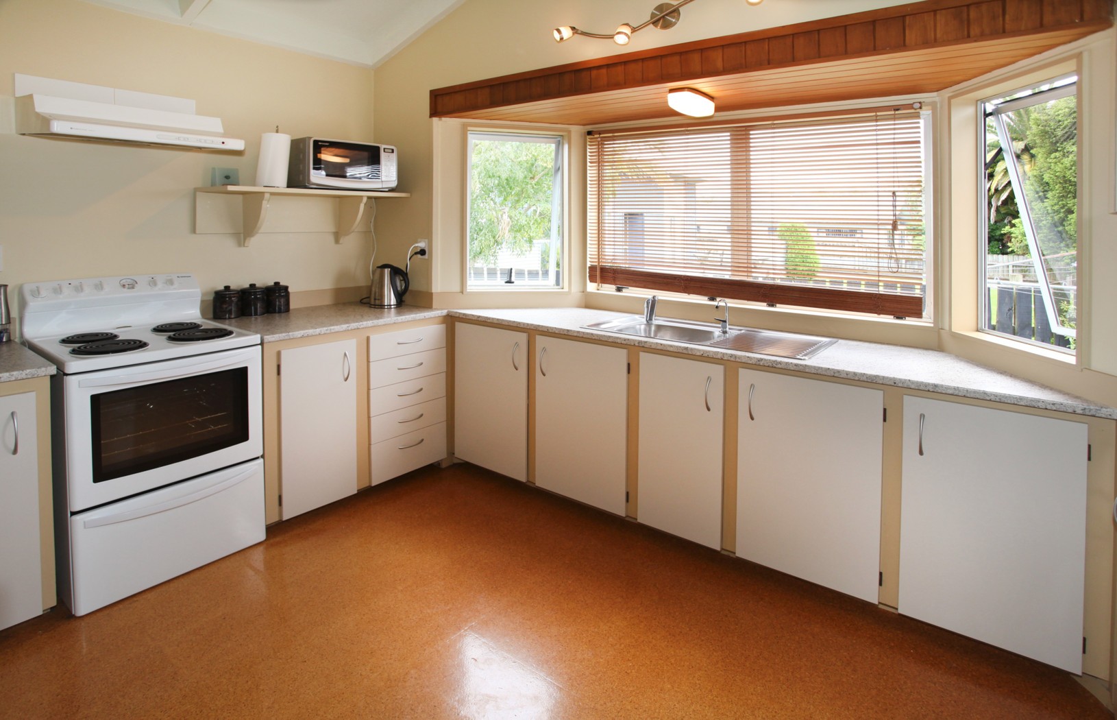 6 Cholmondeley Crescent, WHITIANGA, Thames Coromandel District