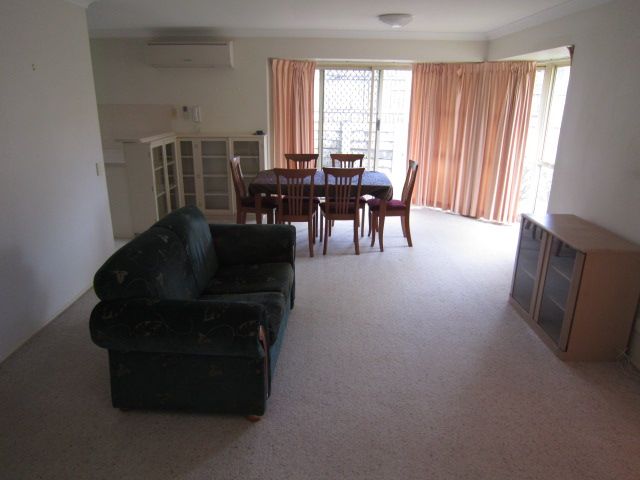 32/30 Lindeman Place, EIGHT MILE PLAINS, QLD 4113