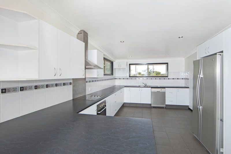 24 Coraldeen Avenue, GOROKAN, NSW 2263