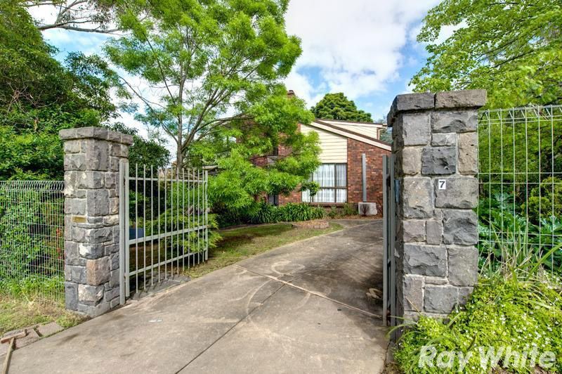7  Hilltop Road, UPPER FERNTREE GULLY, VIC 3156