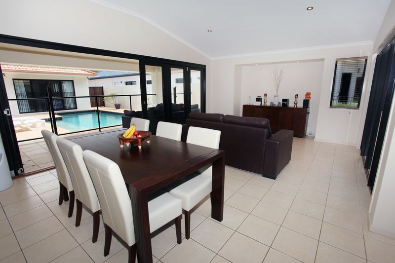 14 Mariner Place, TWIN WATERS, QLD 4564