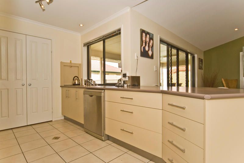 14 Sommerville Crescent, SIPPY DOWNS, QLD 4556