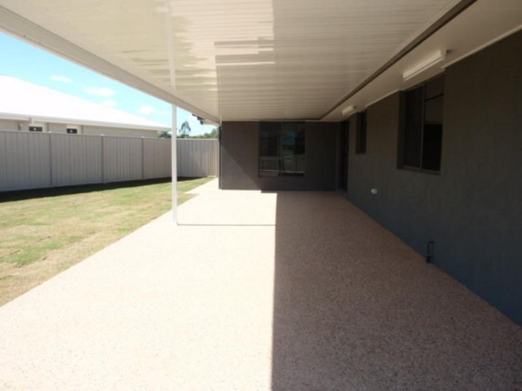 7 Blue Gums Drive, EMERALD, QLD 4720