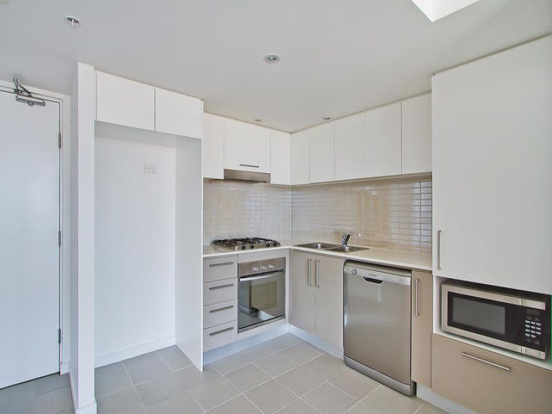 1102 Scarborough Street, SOUTHPORT, QLD 4215