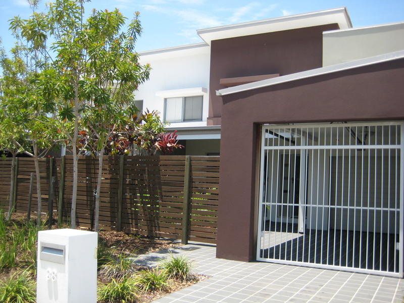 38 'This', Barcelona Way, BURLEIGH WATERS, QLD 4220