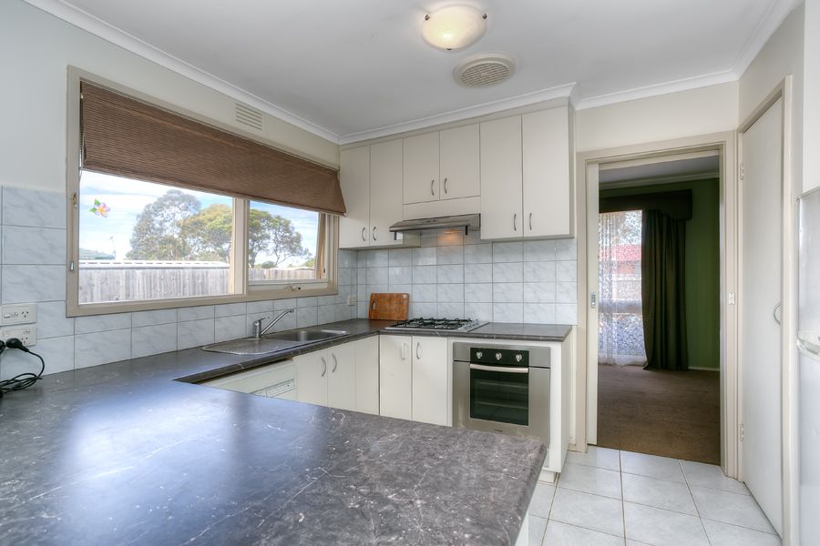 88 Westmelton Drive, MELTON WEST, VIC 3337