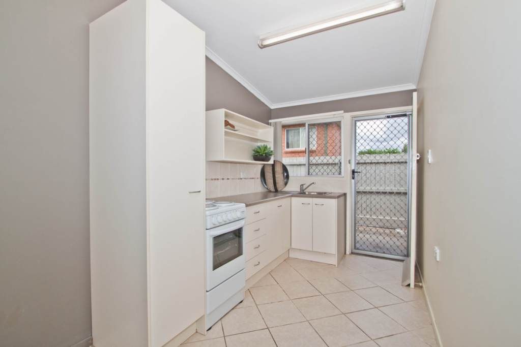 2/11 Crichton Street, YEERONGPILLY, QLD 4105