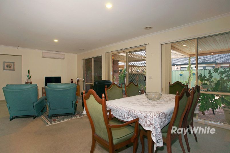 53 Scotsdale Drive, CRANBOURNE EAST, VIC 3977