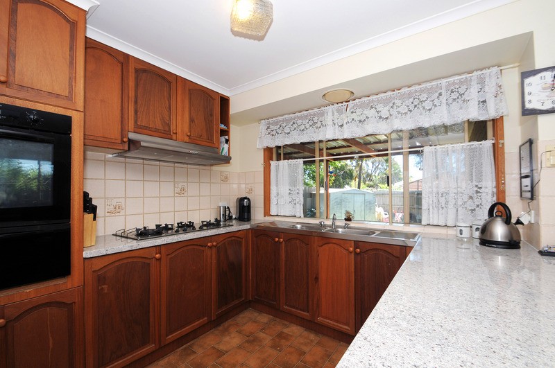 15 Dorchester Crescent, CARRUM DOWNS, VIC 3201