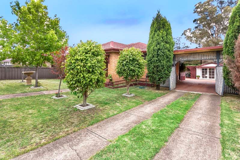 32 Falklands Avenue, BOSSLEY PARK, NSW 2176