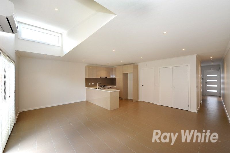 5/8 Pine Crescent, BORONIA, VIC 3155