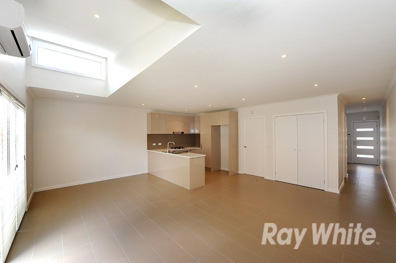 5/8 Pine Crescent, BORONIA, VIC 3155