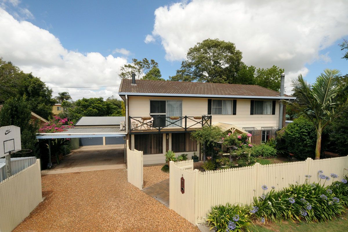 5 Talinga Street, MOUNT LOFTY QLD 4350