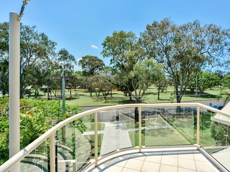 1/23 Thurecht Parade, SCARBOROUGH, QLD 4020
