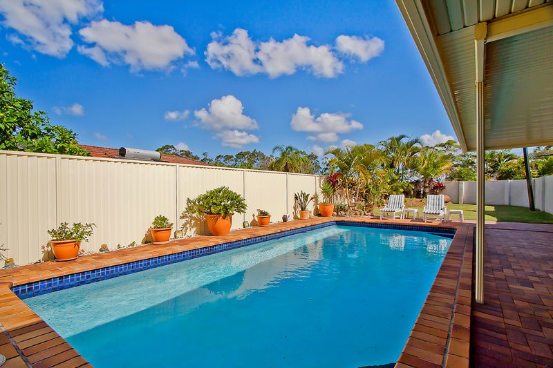 8 Grenaside Court, ROBINA, QLD 4226