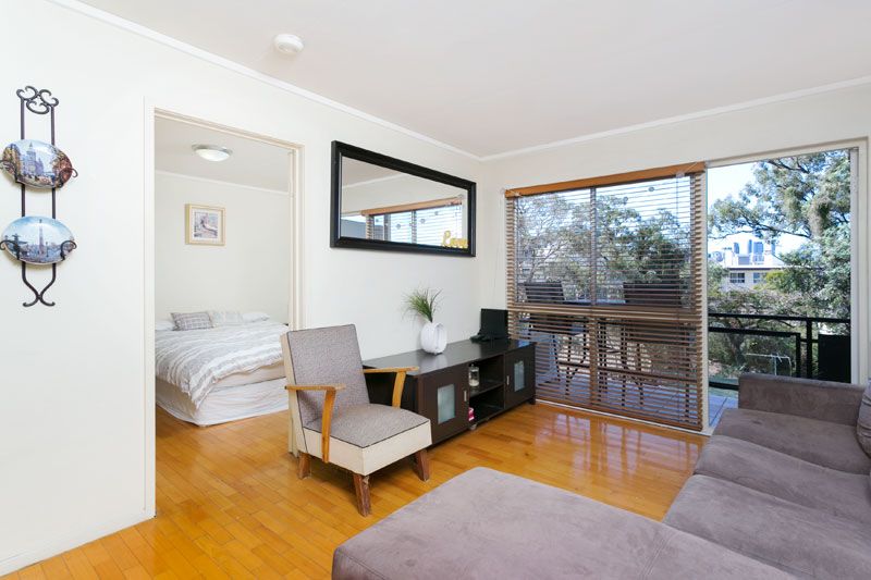 2 Gertrude Street, HIGHGATE HILL QLD 4101