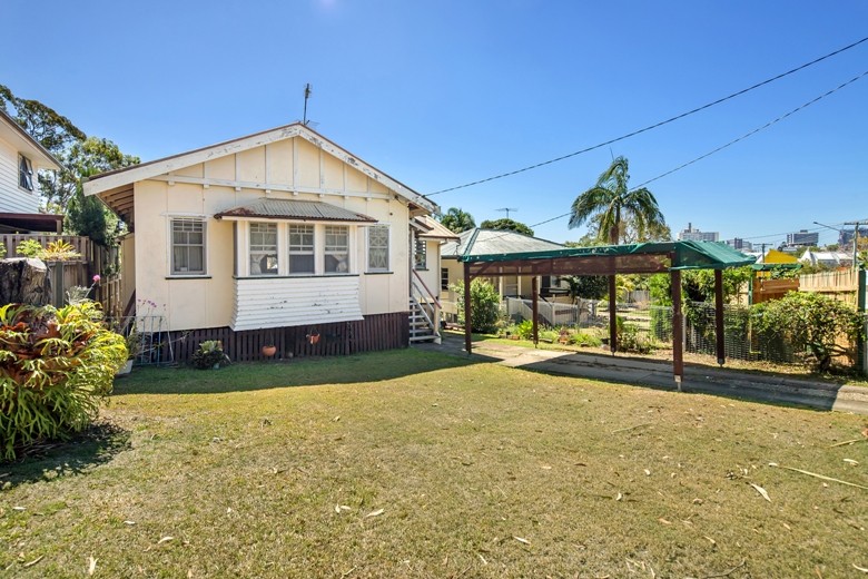 14 Egerton Street, SOUTHPORT, QLD 4215
