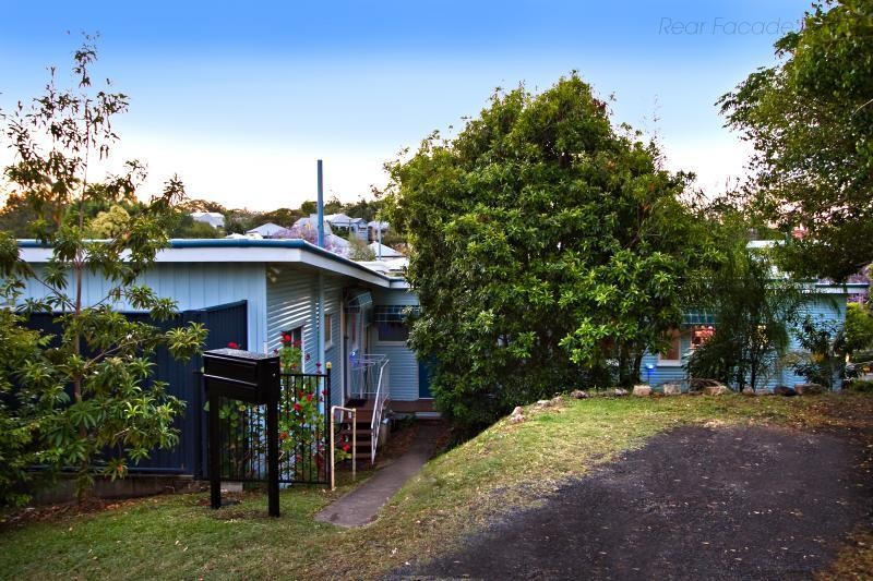 2/11 Fred Street, RED HILL, QLD 4059