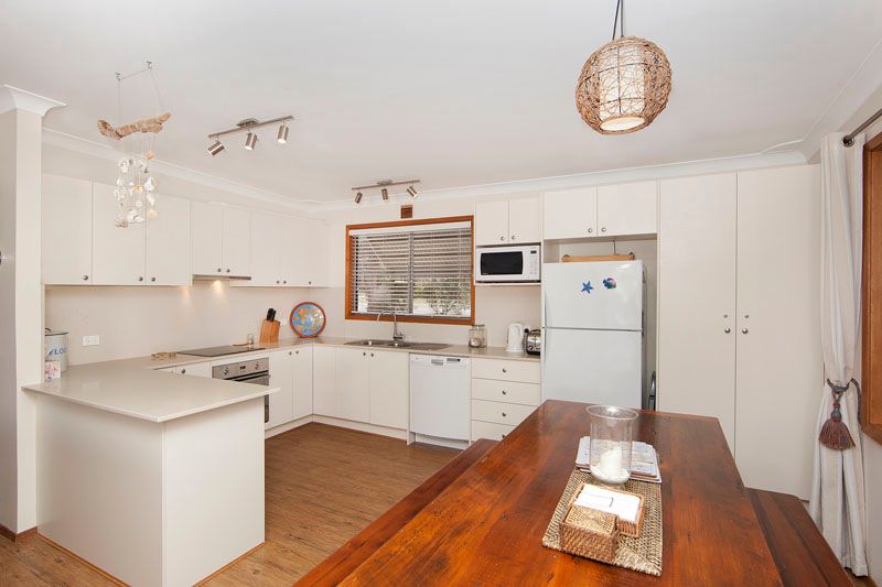 99 Malvina Parade, LAKE HAVEN, NSW 2263