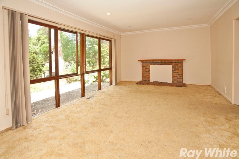 11 Warrabel Road, FERNTREE GULLY, VIC 3156
