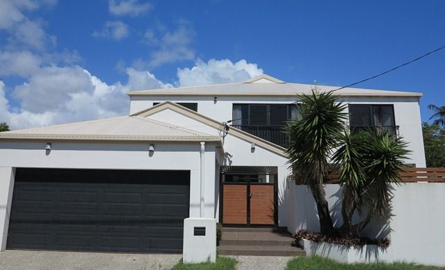 17 Pearl Key, BROADBEACH WATERS, QLD 4218