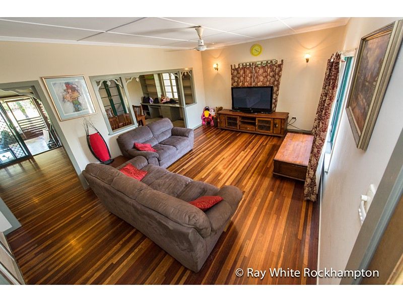 7 Martin Street, Park Avenue, QLD 4701