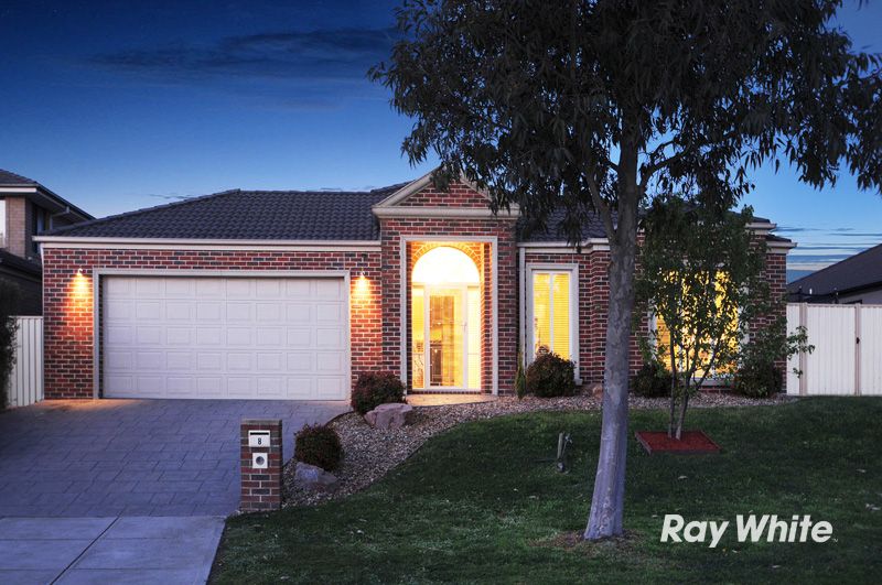 8 Meribel Way, LYNBROOK, VIC 3975