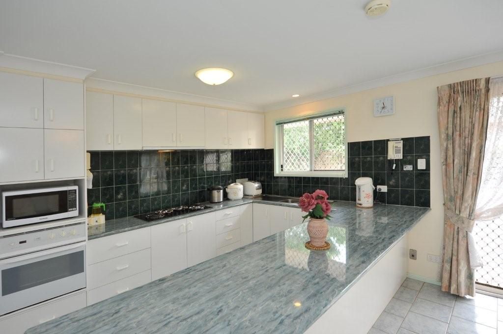 8 Jonquil Court, MIDDLE RIDGE, QLD 4350