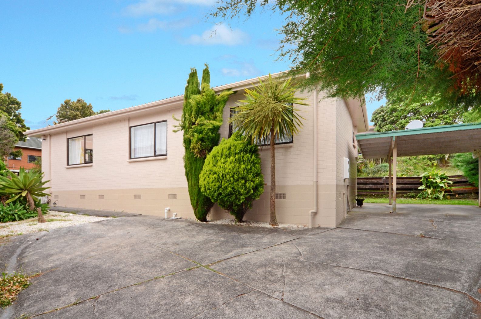 13a Bowman Road, FORREST HILL, North Shore City