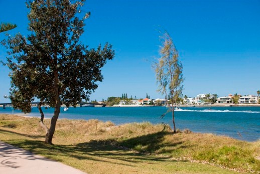 51 Milton Avenue, PARADISE POINT, QLD 4216