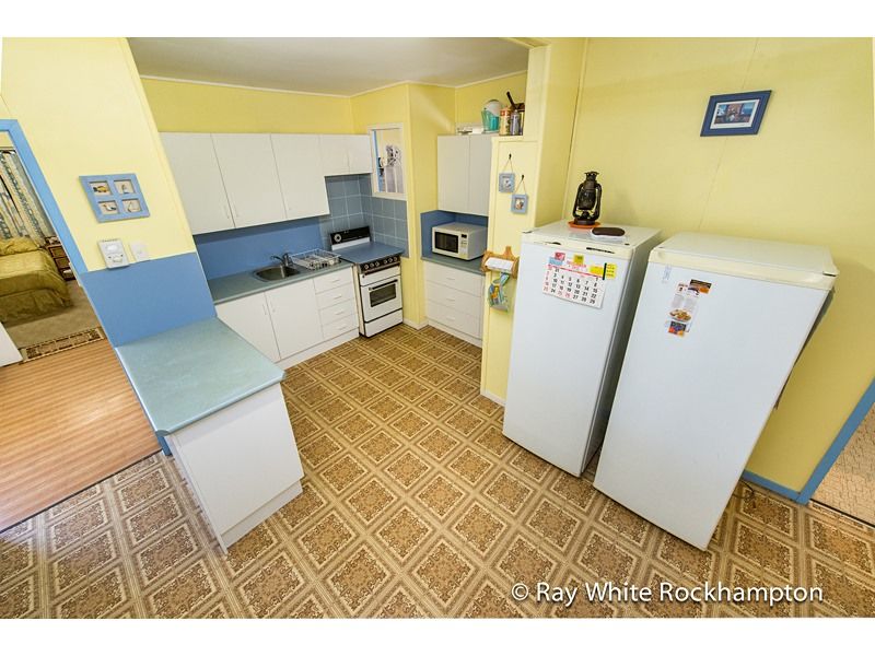 13 Meadow Street, Keppel Sands, QLD 4702