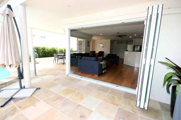 2/195 Stanhill Drive, CHEVRON ISLAND, QLD 4217