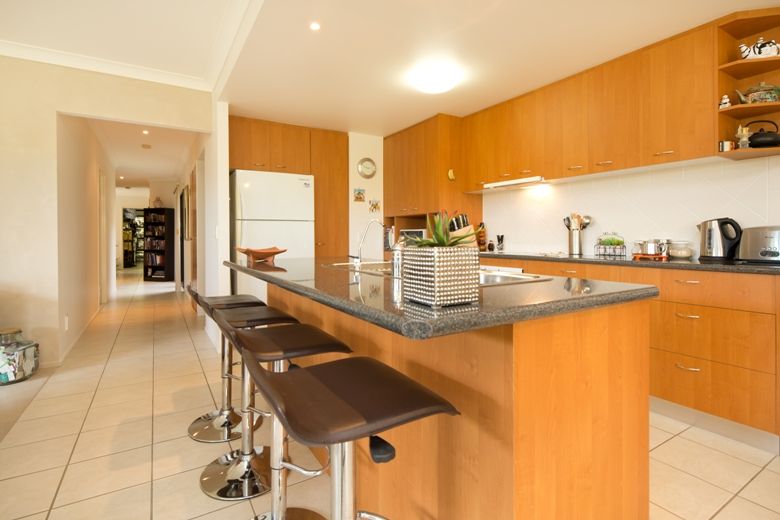 2/3 Davebill Court, LABRADOR, QLD 4215