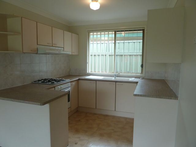 10 Corella Crescent, GLENMORE PARK, NSW 2745