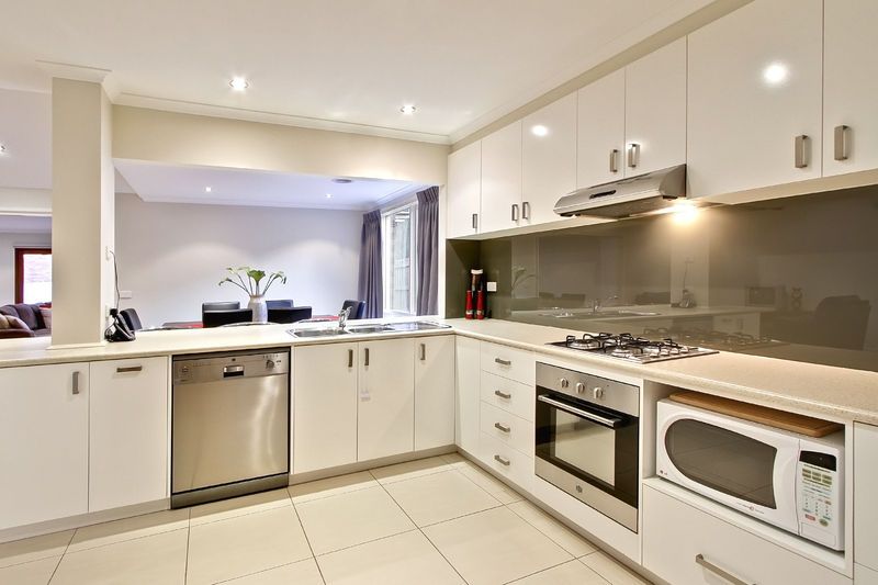 13 Murray Crescent, ROWVILLE, VIC 3178