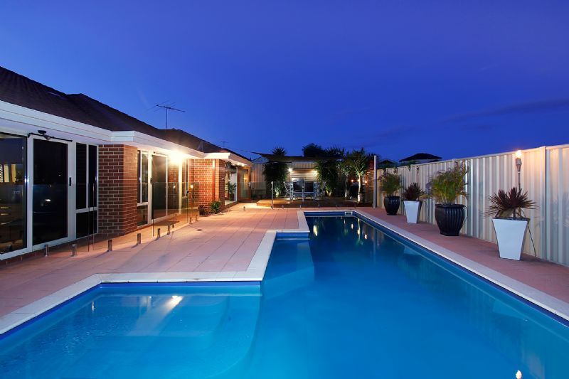 11 Lakefront Avenue, BEELIAR WA 6164